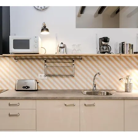 Apartment Lovely Design 4bed Close To Sagrada Familia Barcelona