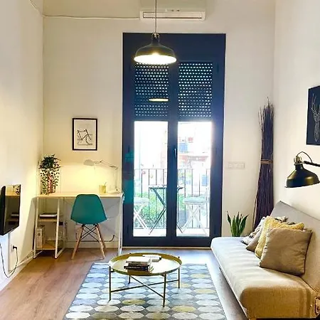 Lovely Design 4bed Close To Sagrada Familia Apartment