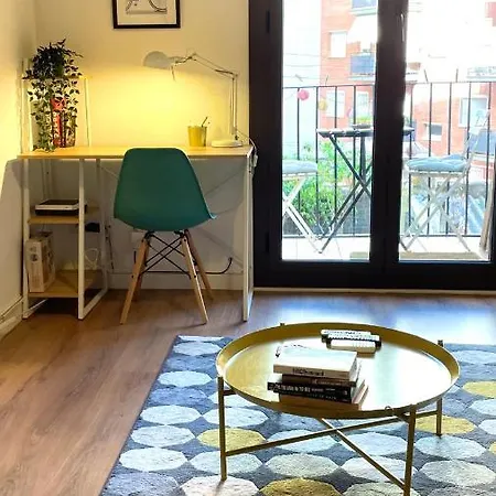 Apartment Lovely Design 4bed Close To Sagrada Familia *